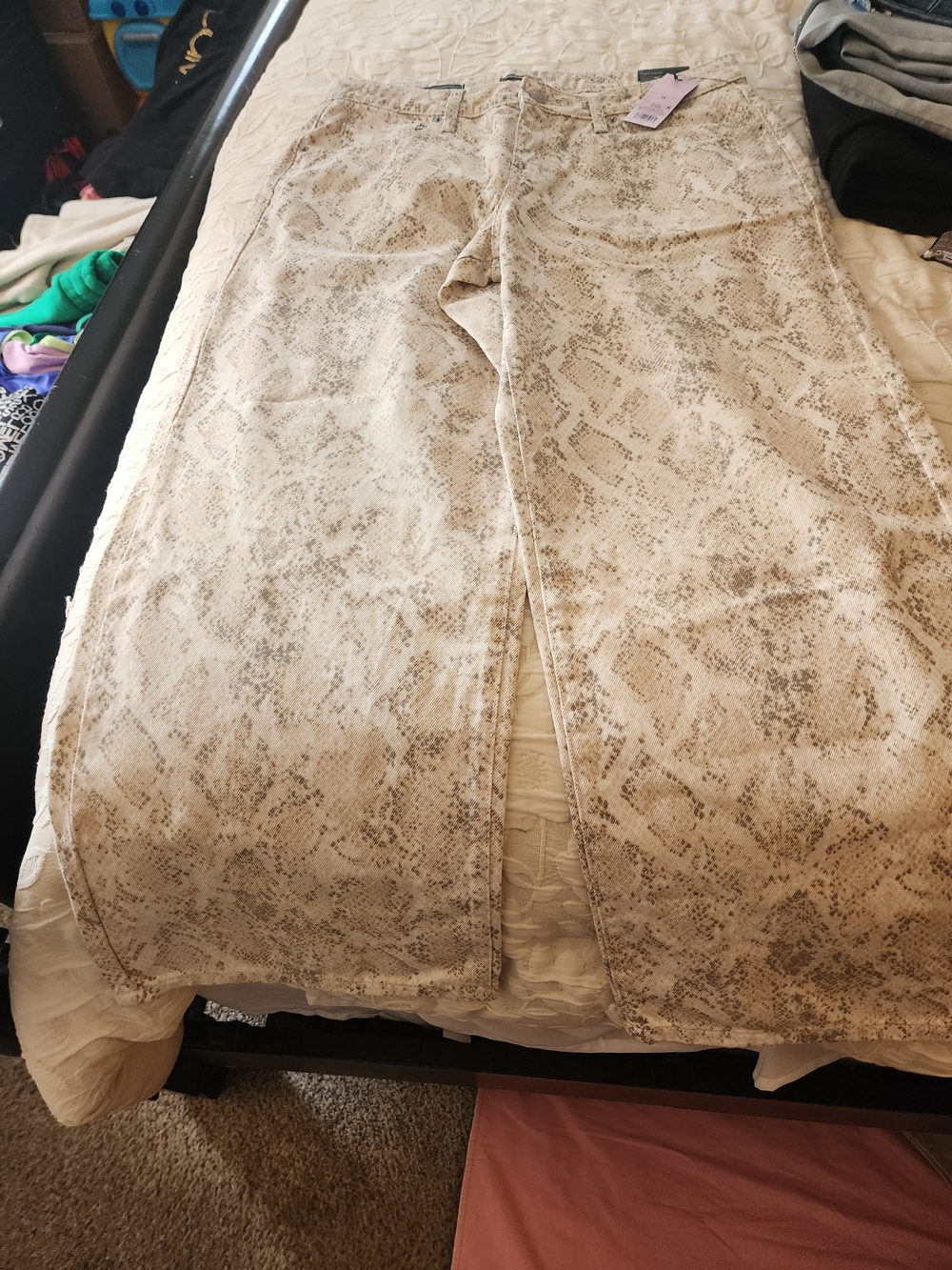 wild fable Cream Snake-Print Ankle Jeans